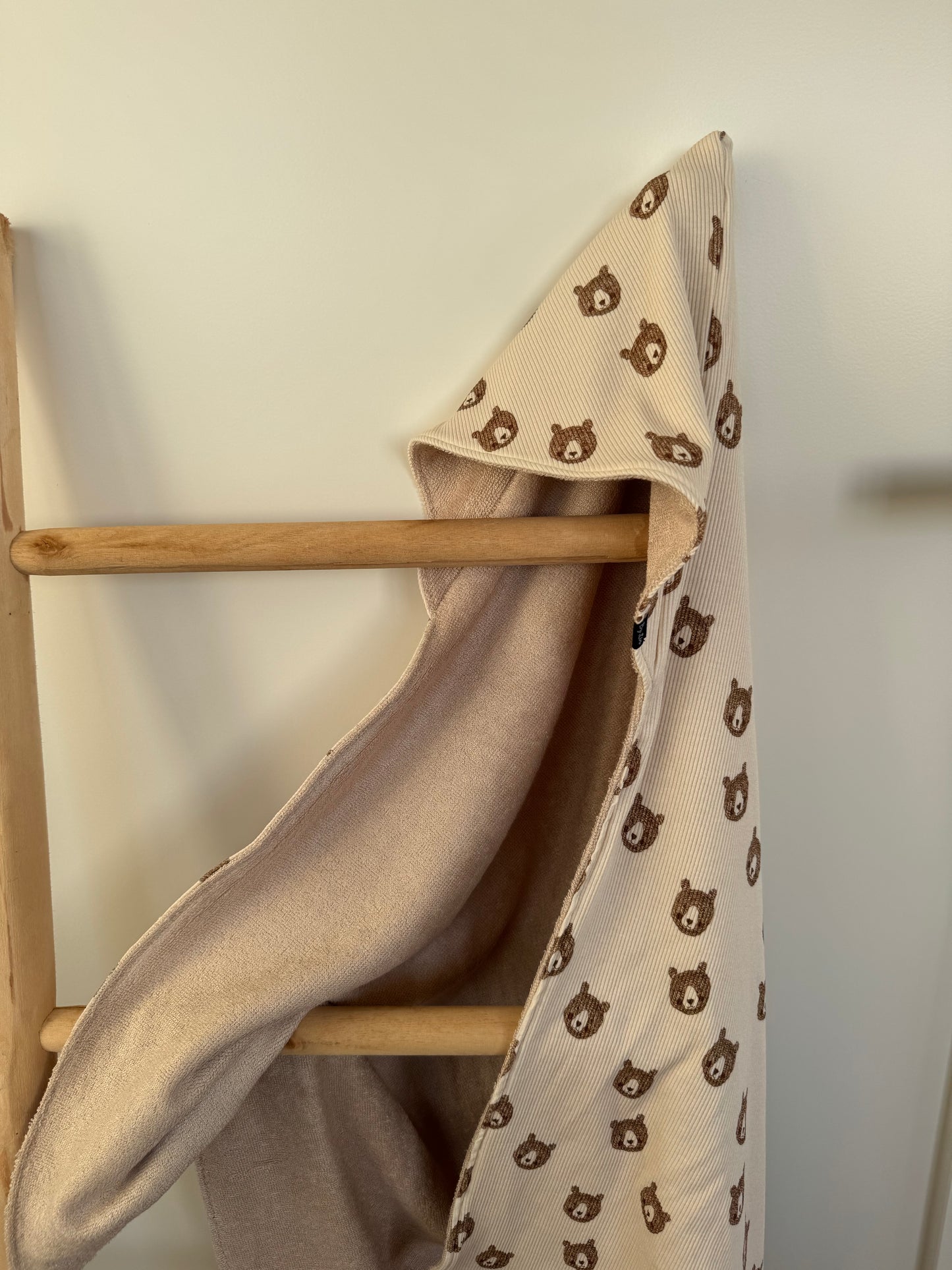 DIEREN | SCHETS BEREN BEIGE RIBTRICOT