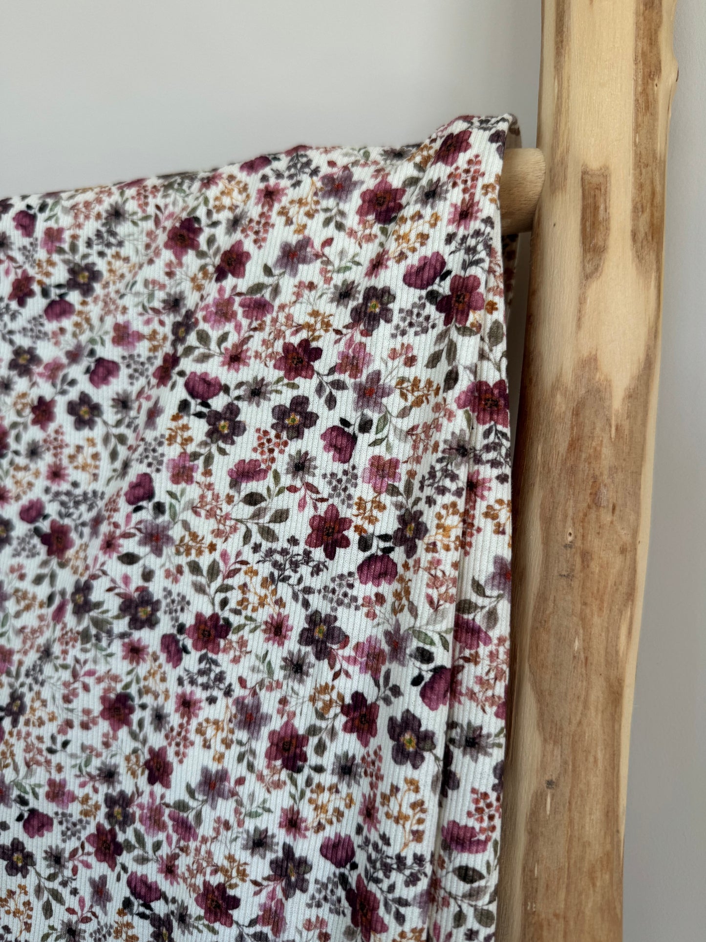RIBTRICOT BLOEMEN BORDEAUX