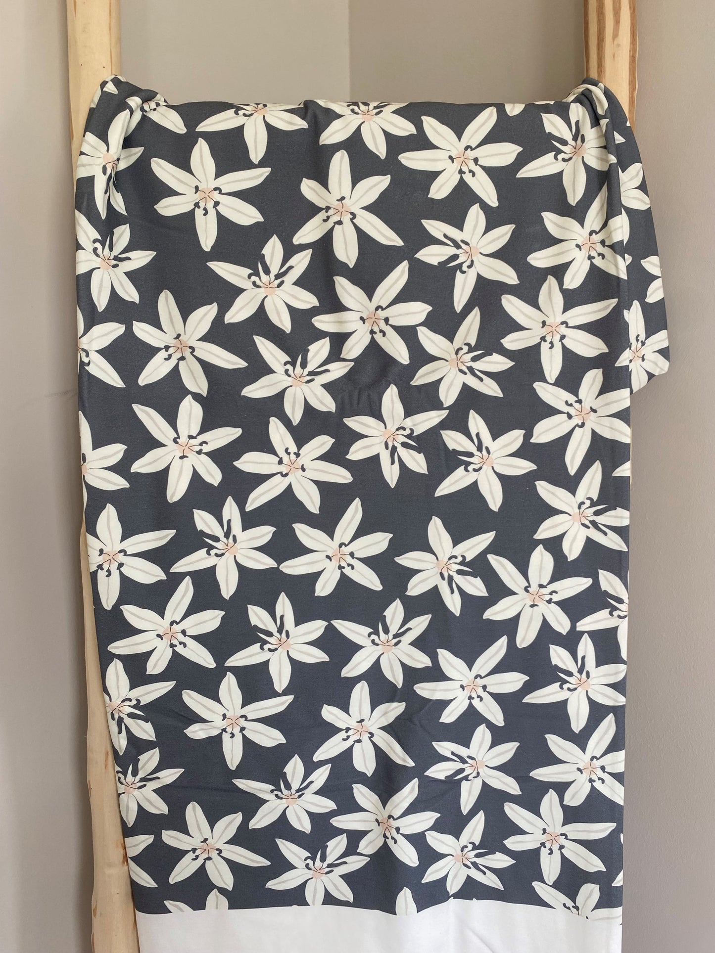 BLOEMEN GROOT WIT TRICOT