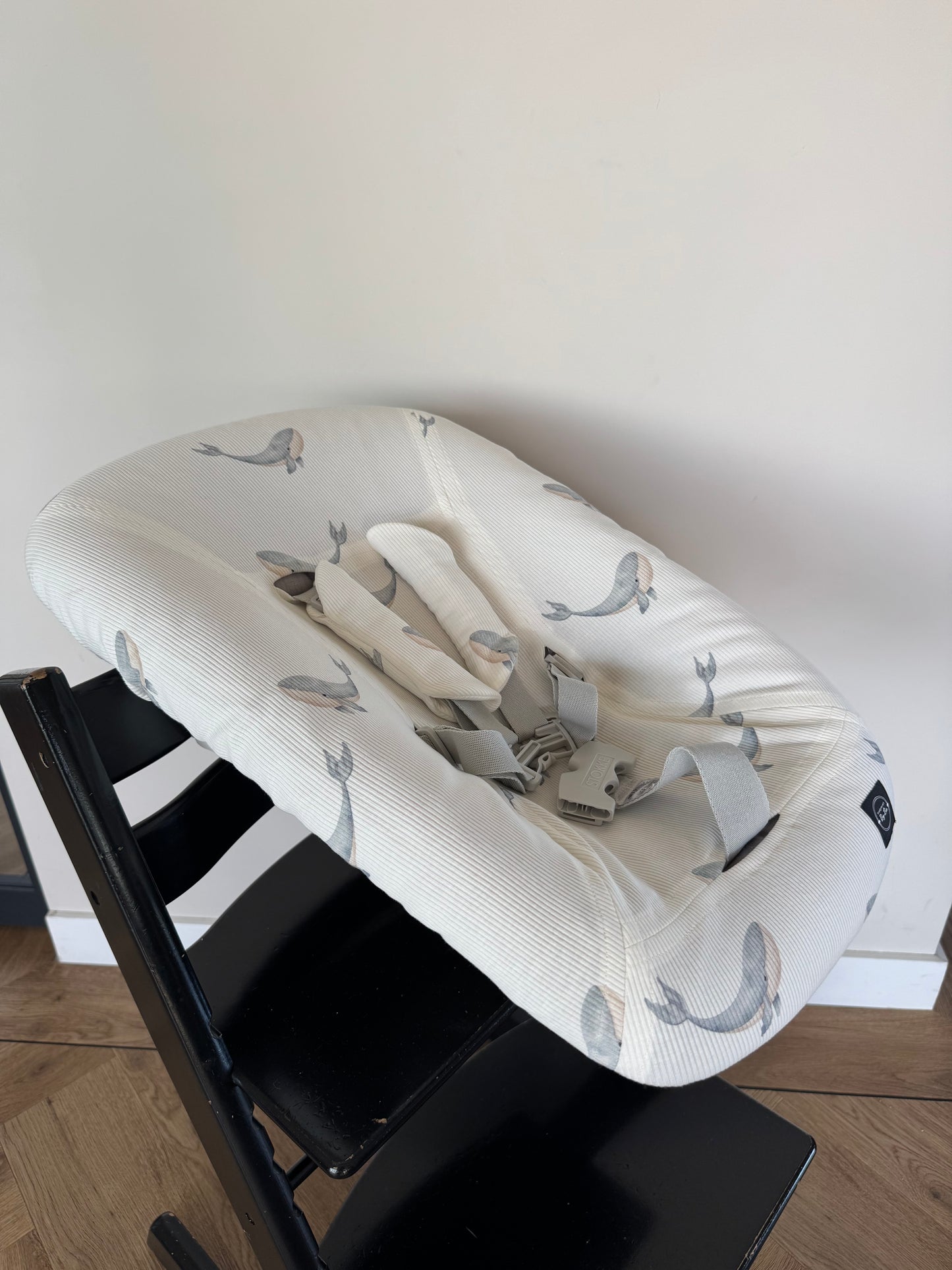 NEWBORN HOES | Grote walvis staalblauw ribtricot