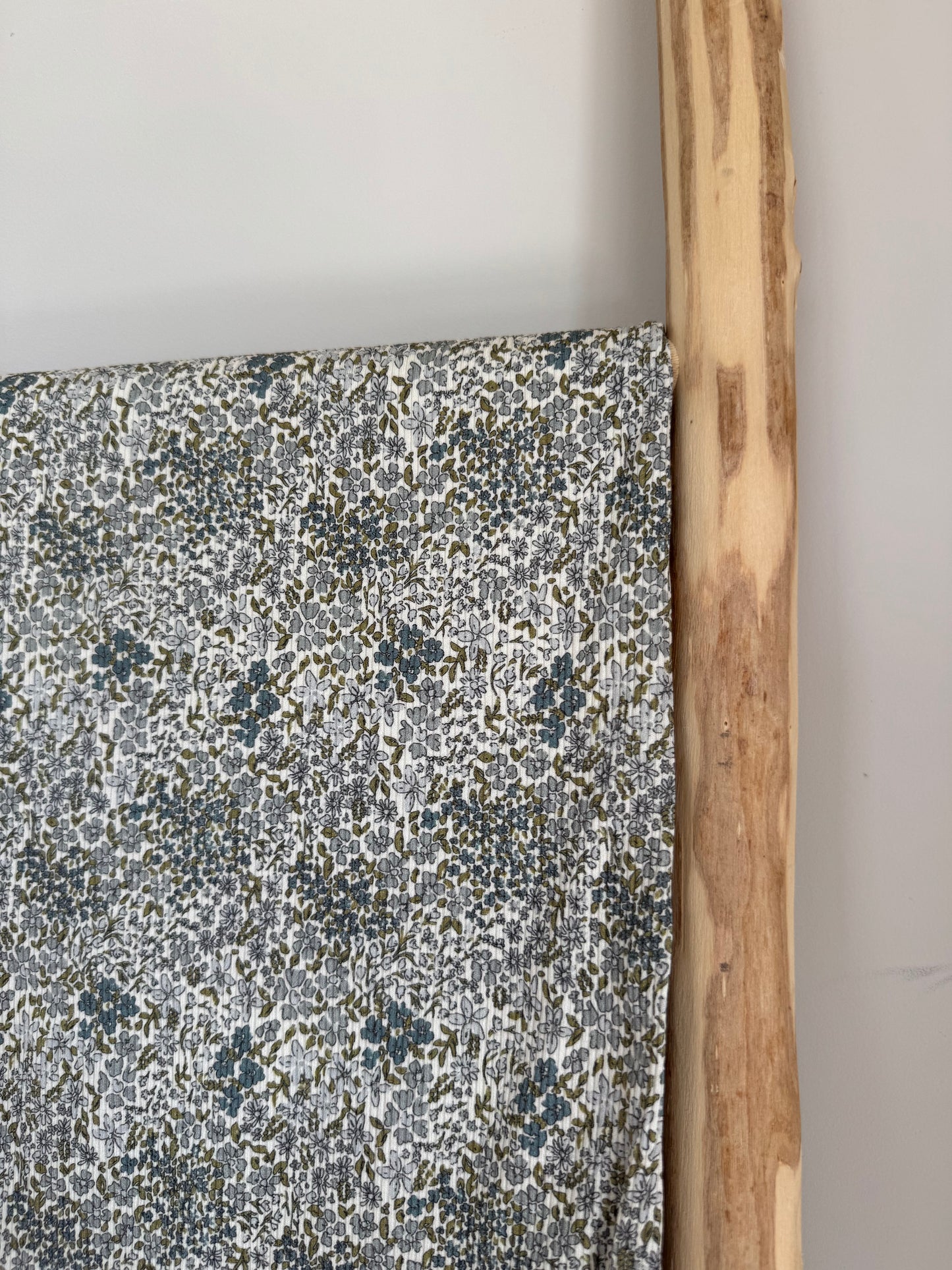 RIBTRICOT BLOEMENMIX JEANS BLAUW