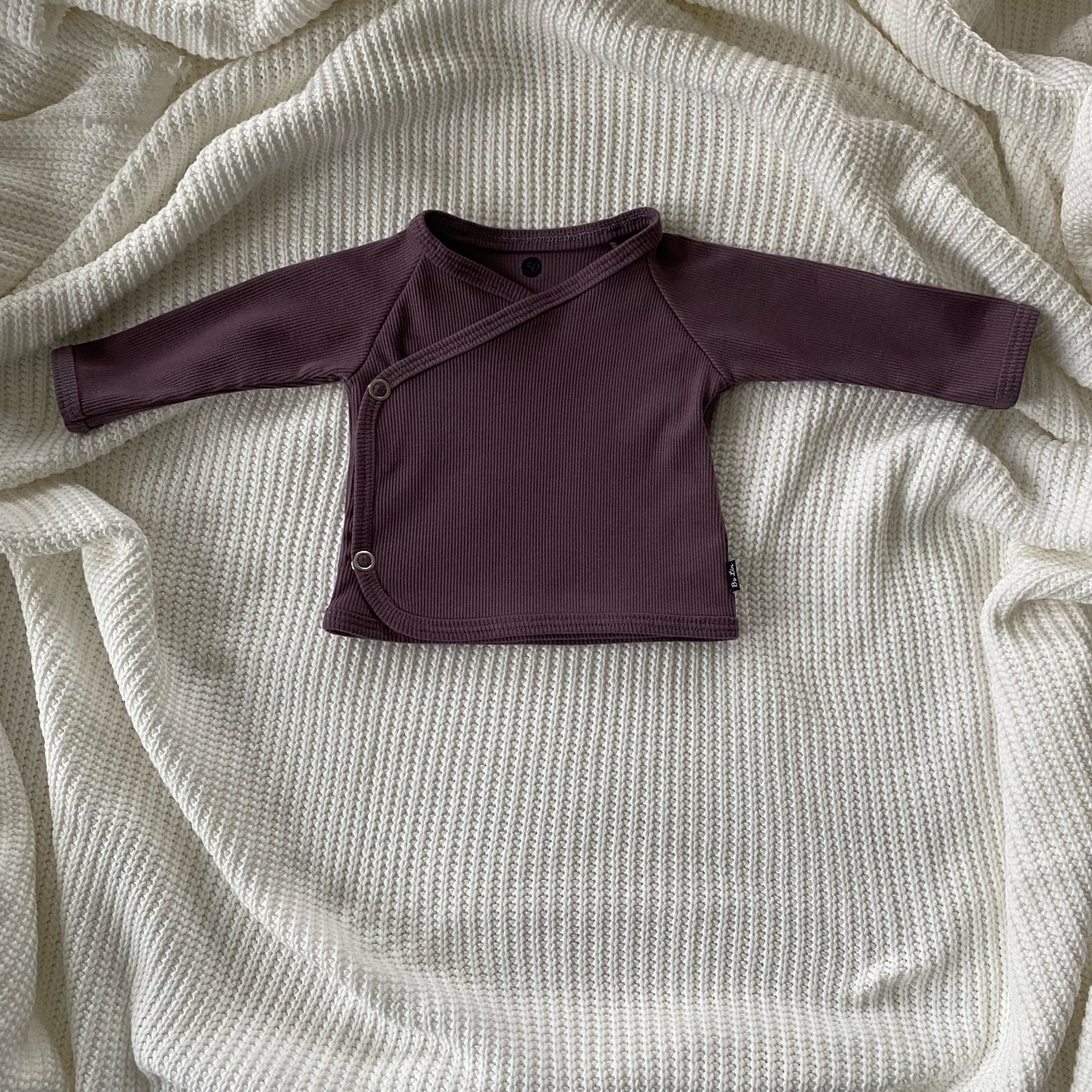 OVERSLAGSHIRTJE MAAT 44| Black plum