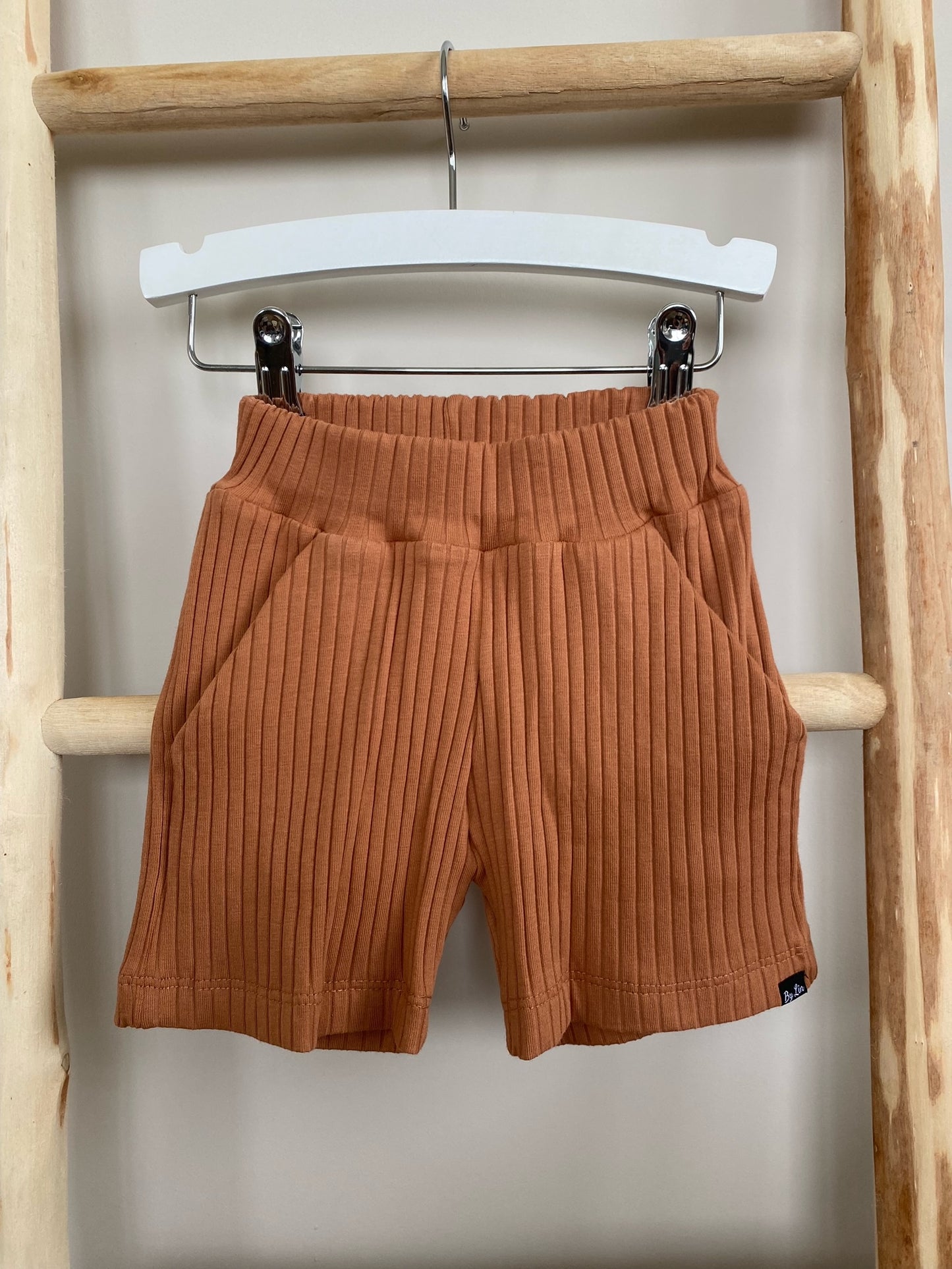 KORTE BROEK | Rib bruin