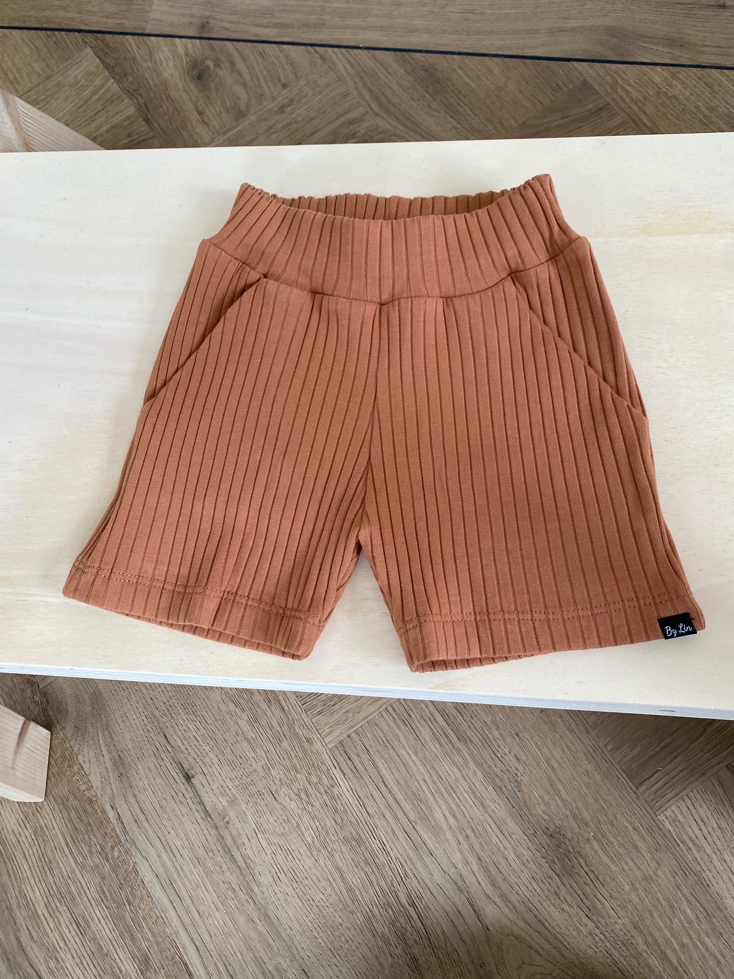 KORTE BROEK | Rib bruin