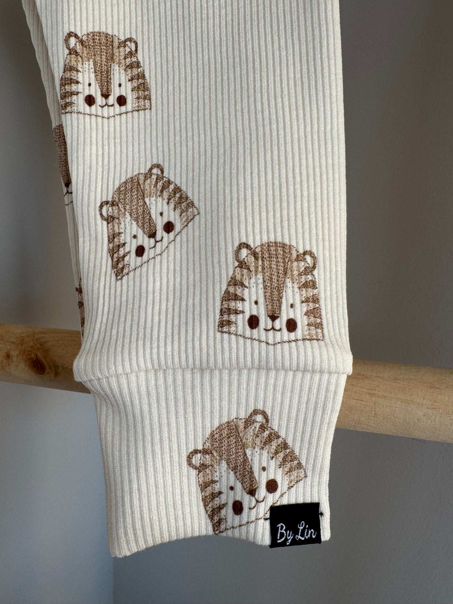 DIEREN |  SCHETS LEEUWEN BEIGE RIBTRICOT