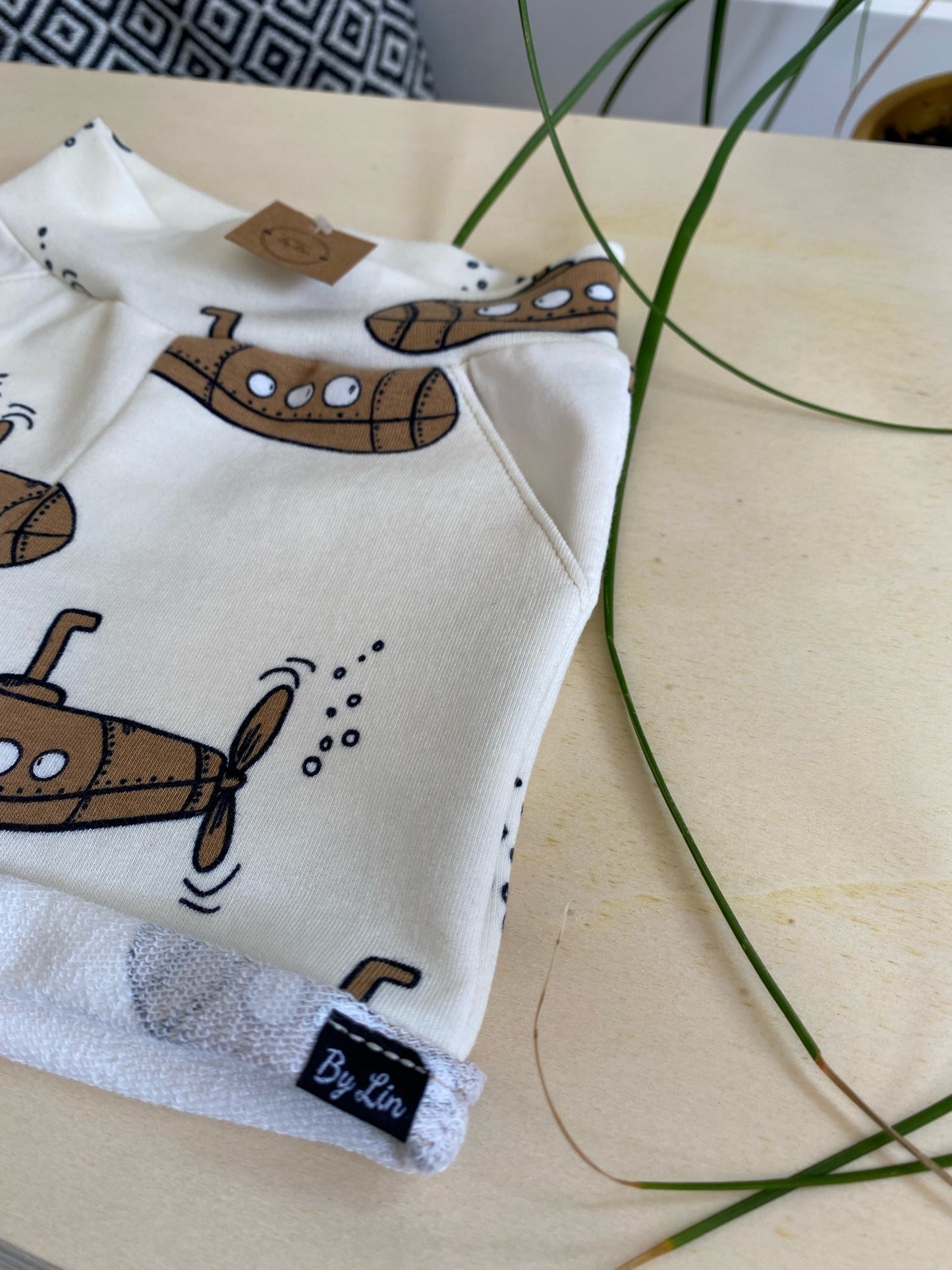 KORTE BROEK | Submarine