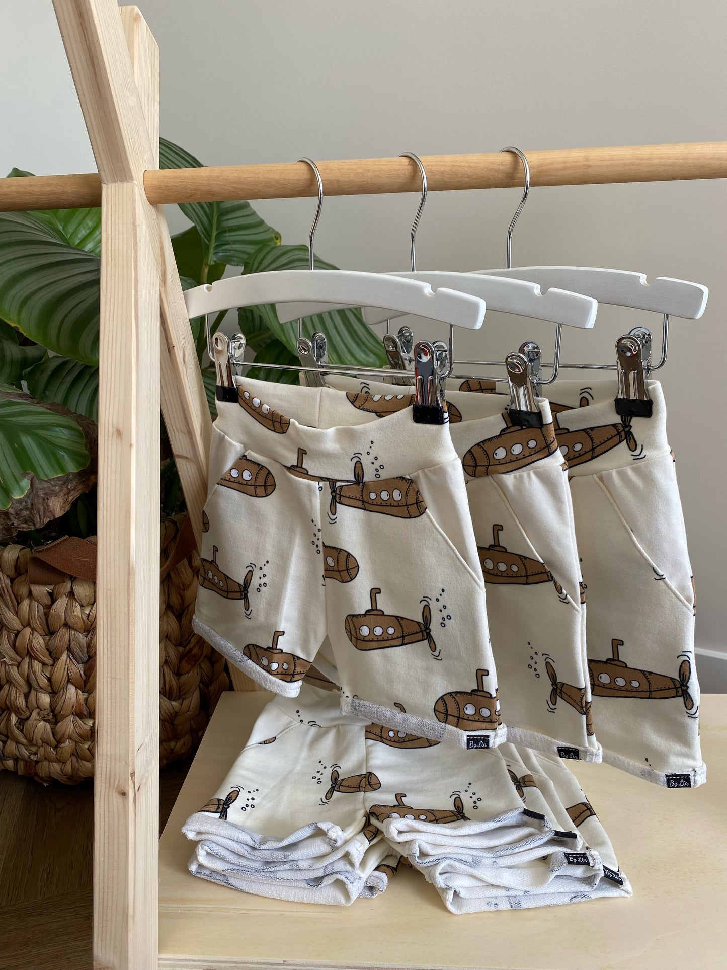 KORTE BROEK | Submarine