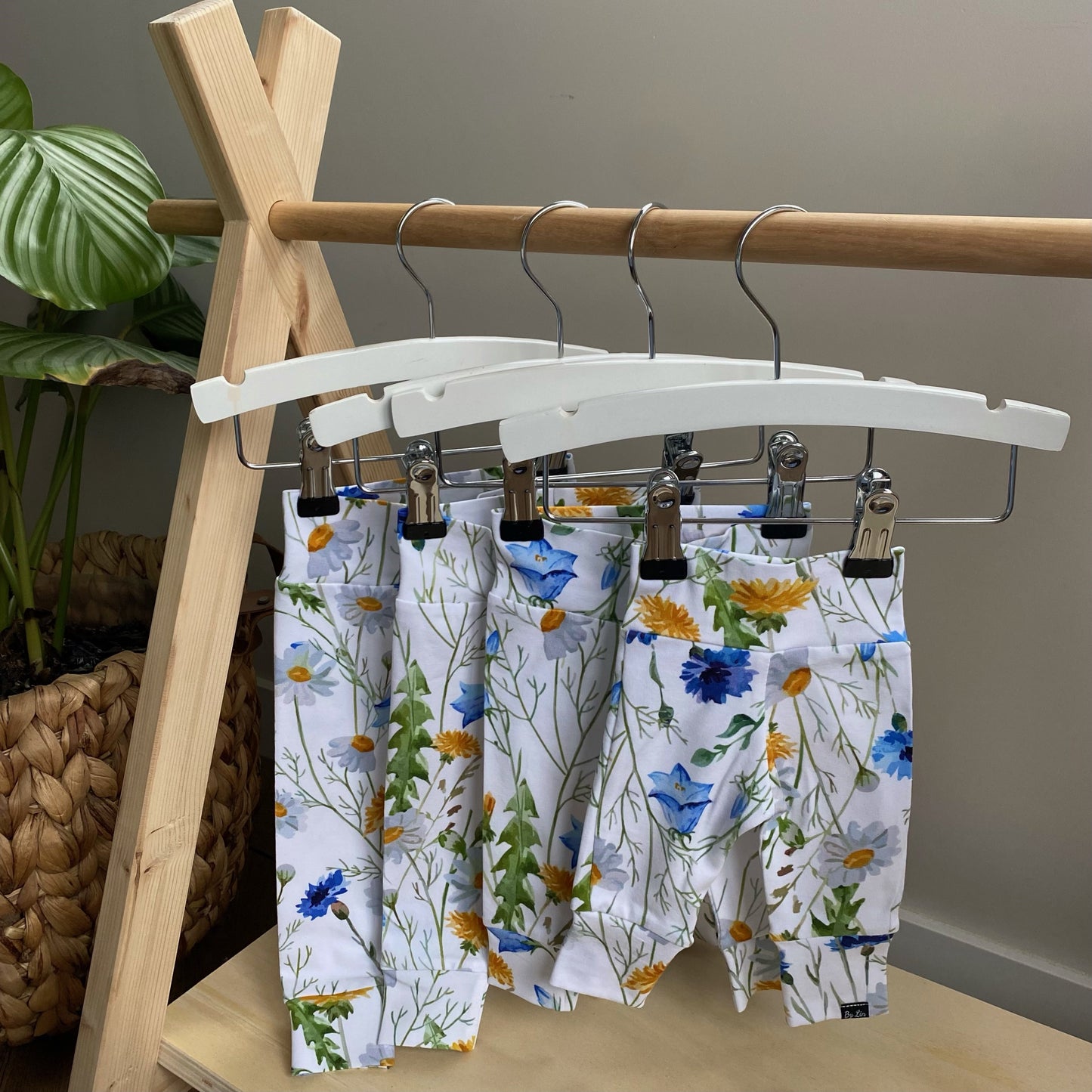 BROEKJE | Bloemen geel blauw Maat 44