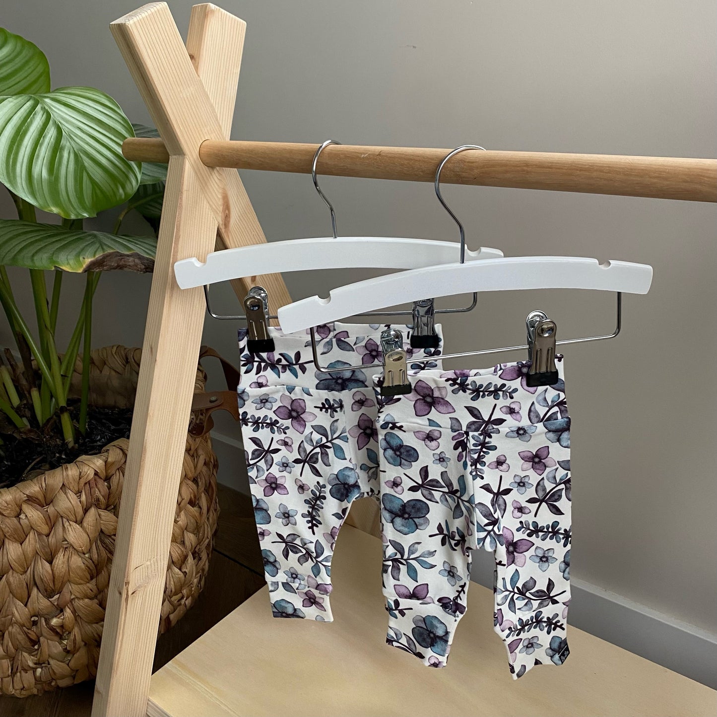 BROEKJE | Bloemen paars Maat 44