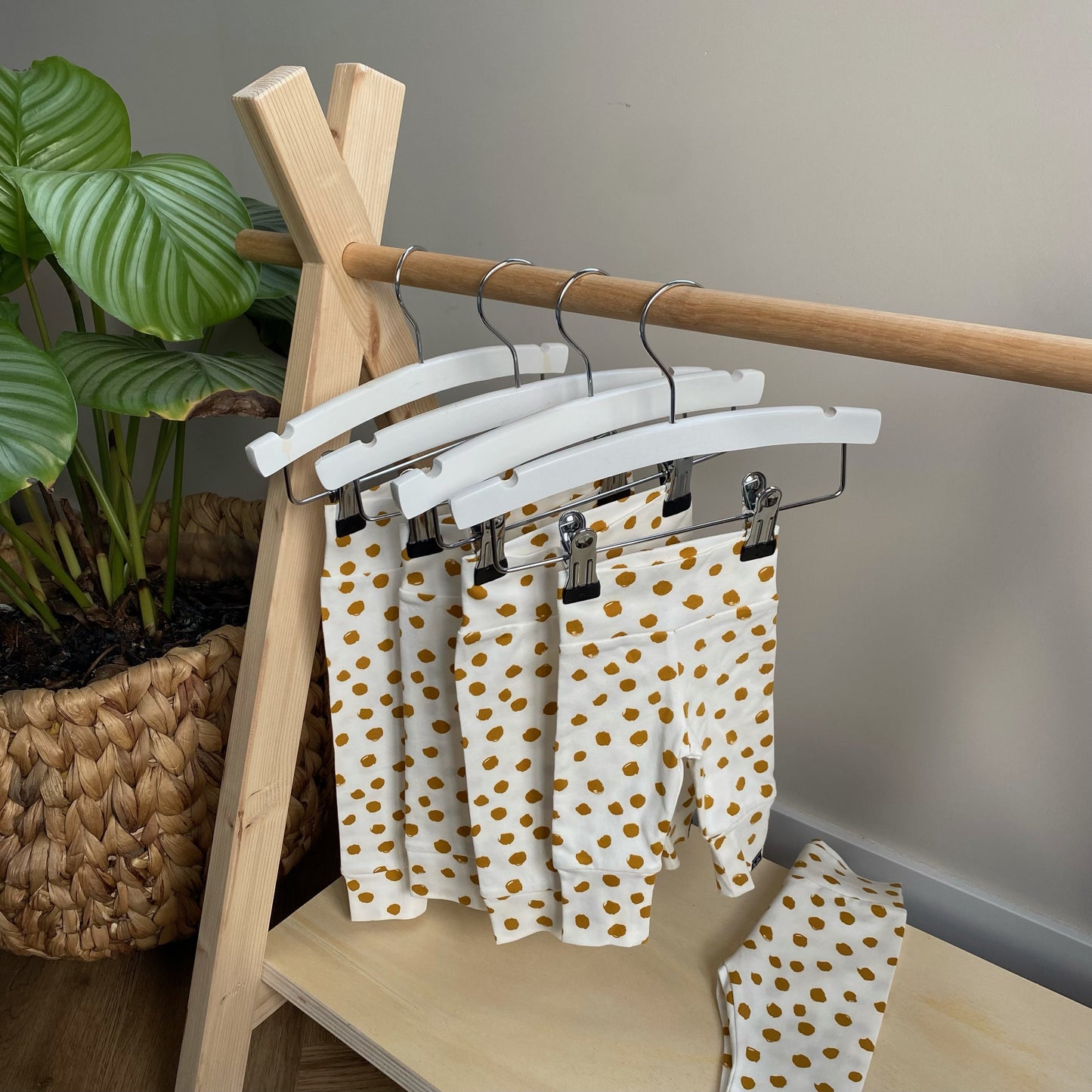 BROEKJE | Stip geel Maat 44